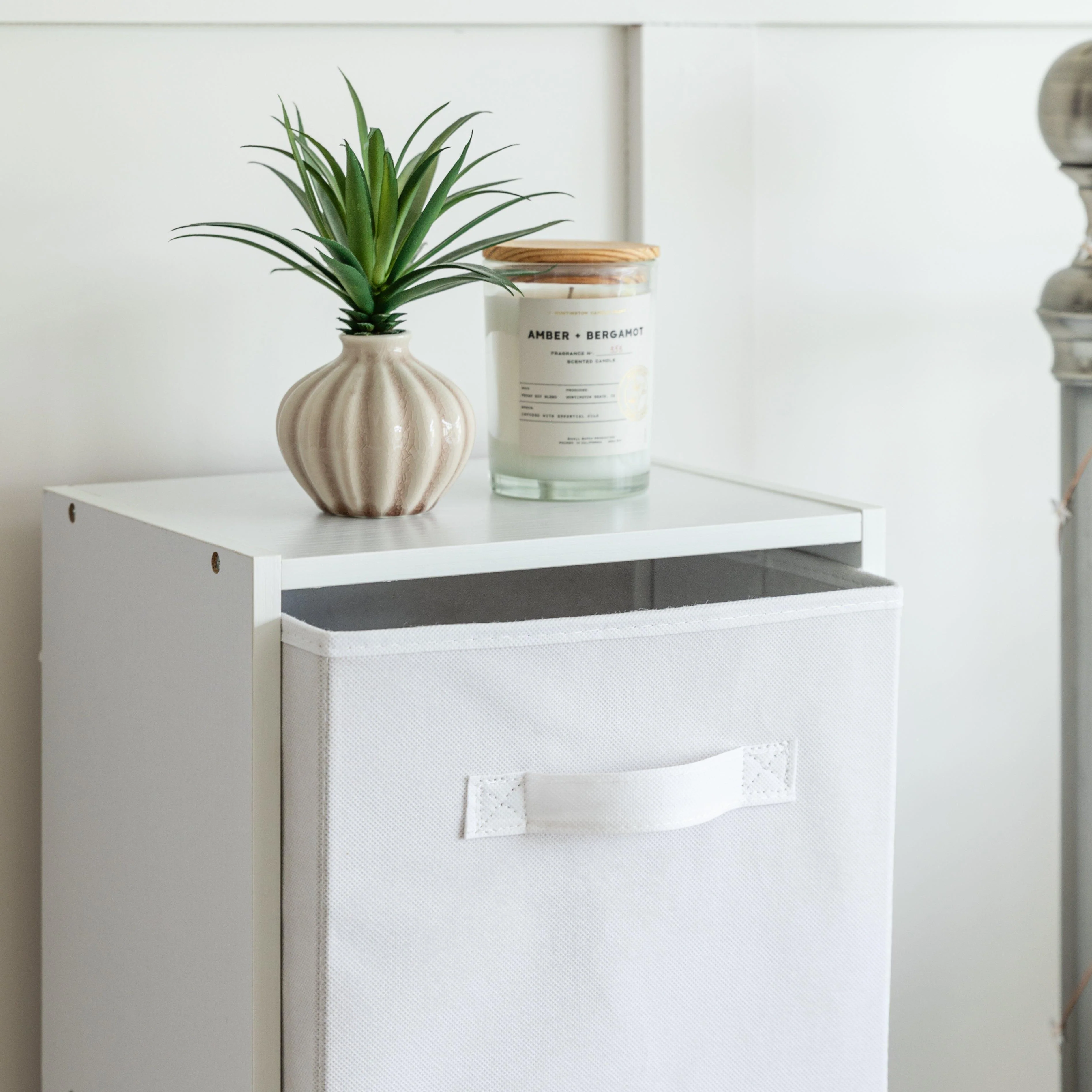 Cara 4 Tier Storage Unit / Chalk White Bookcase with White Boxes - Image 4