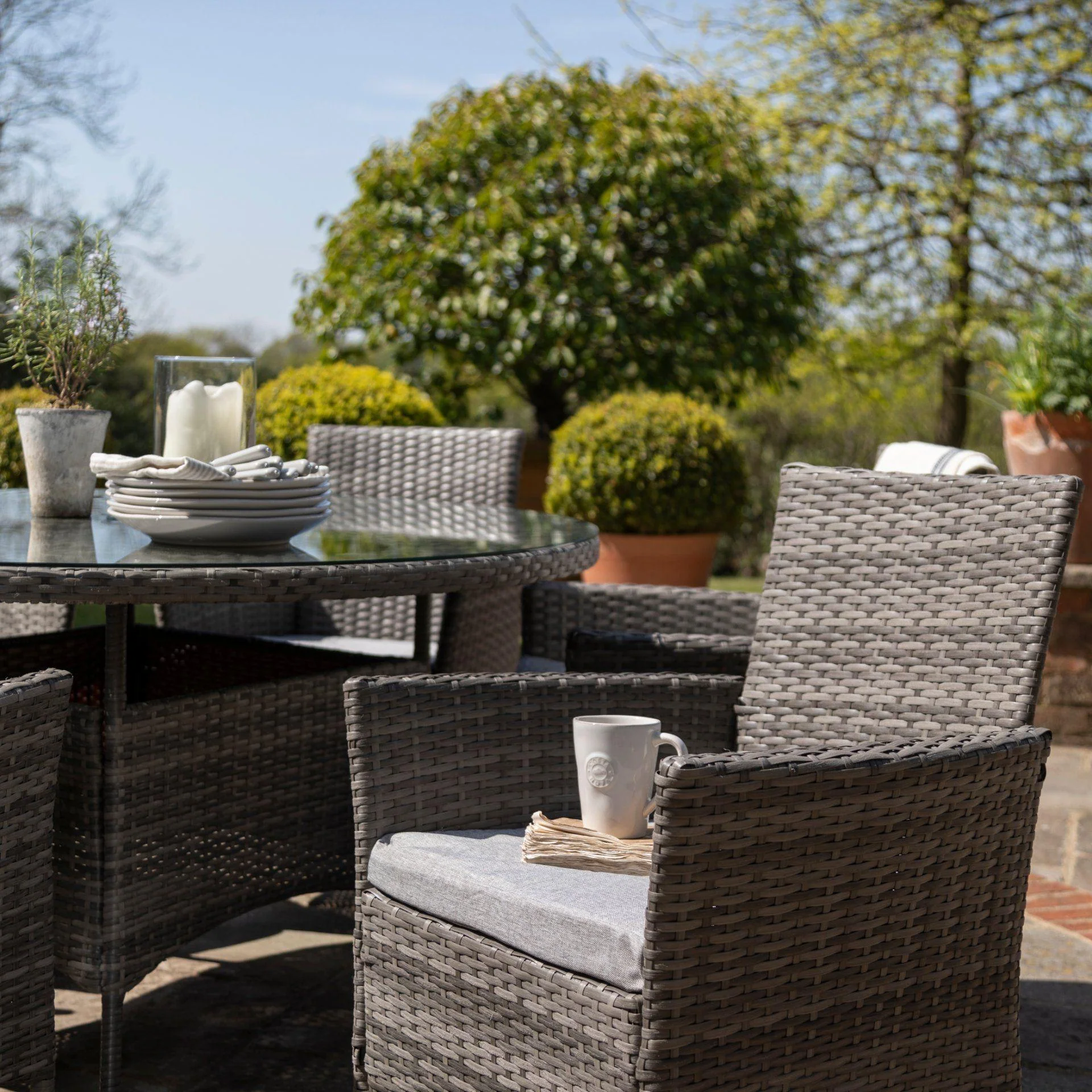 Kemble 6 Seater Rattan Round Dining Set with Cream LED Premium Parasol & Parasol Rain Cover - Grey - Image 9