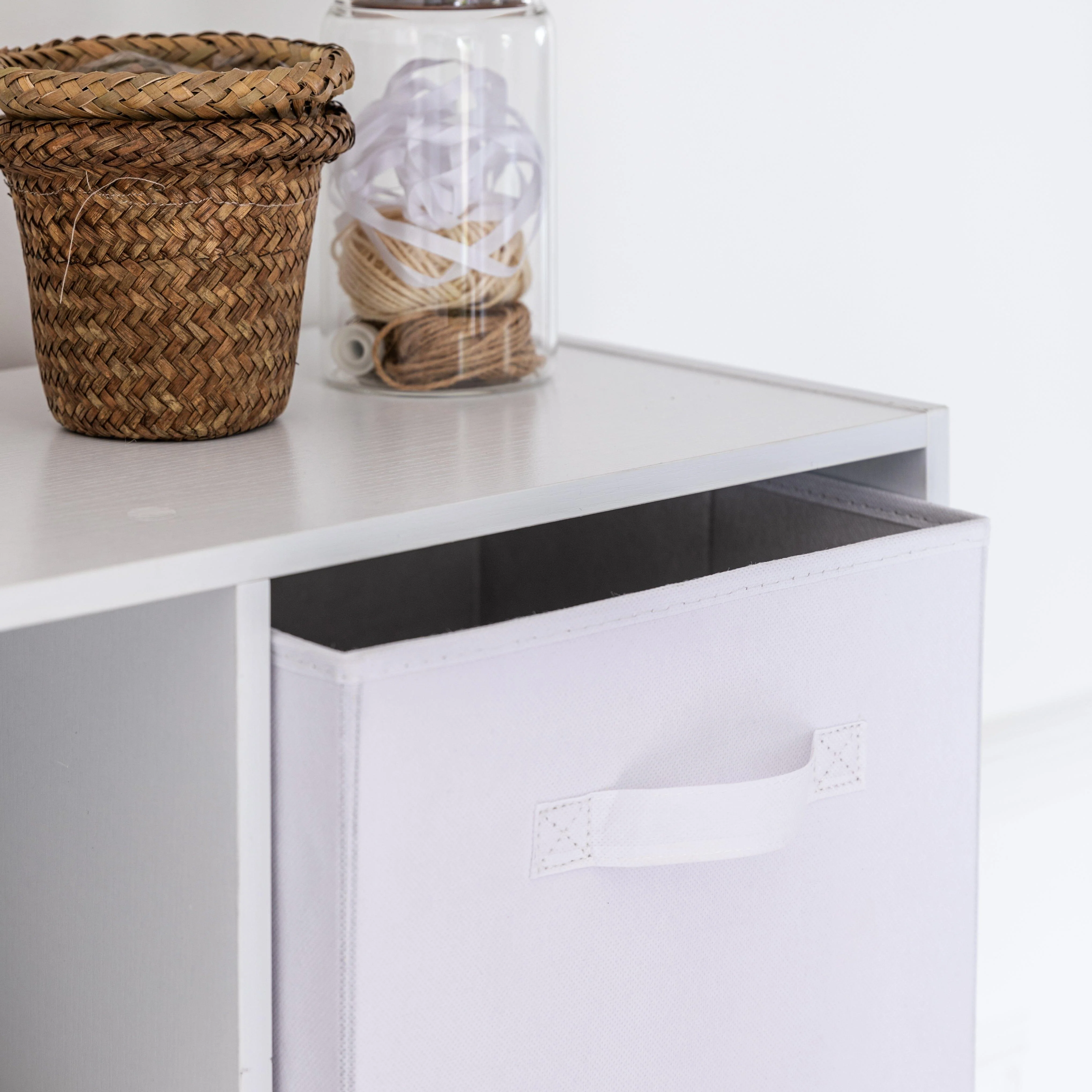 Cara 8 Cube Shelf Unit & 4 Chalk White Handled Box Drawers - Image 4