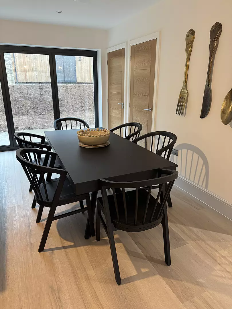 Amelia Black Extendable Dining Table Set - 6 Seater - Mabel Black Spindle Back Chairs - Image 4