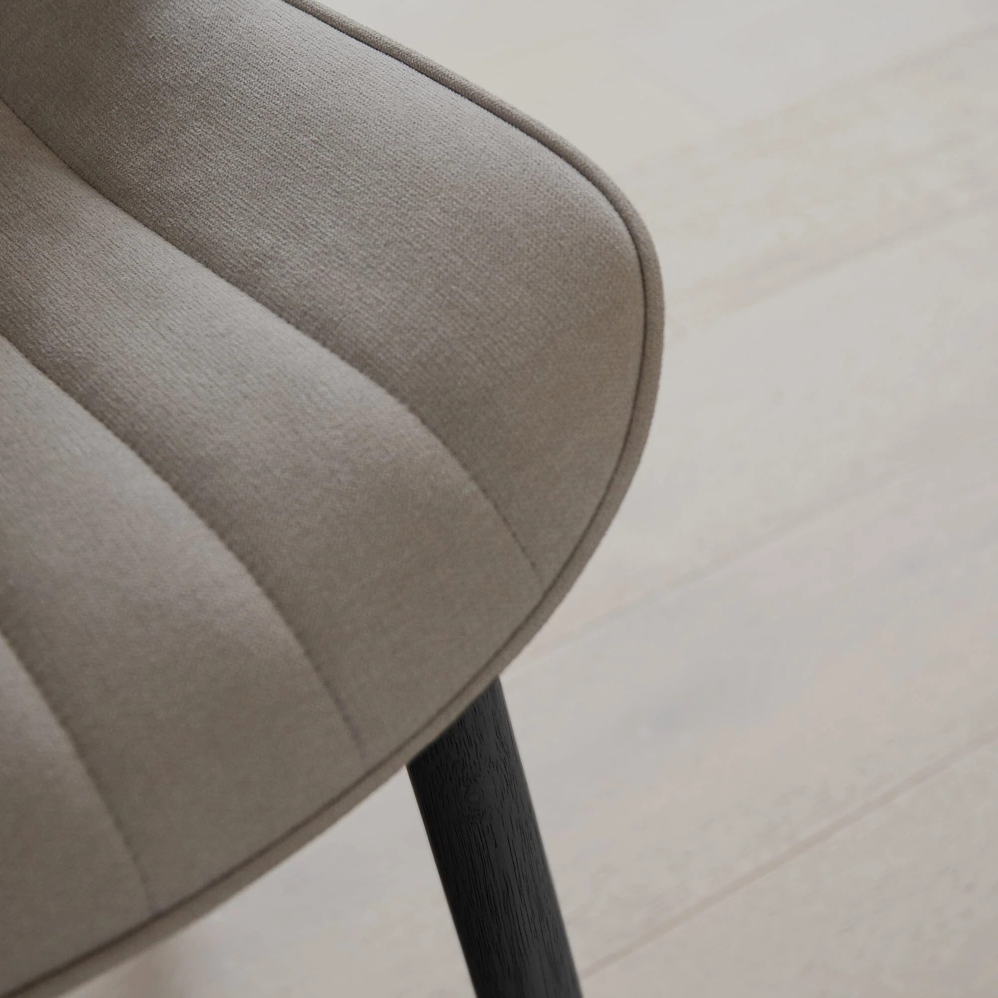 Outlet - Bella Dining Chairs - Set of 2  - Soft Beige with Black Oak Legs - Image 4