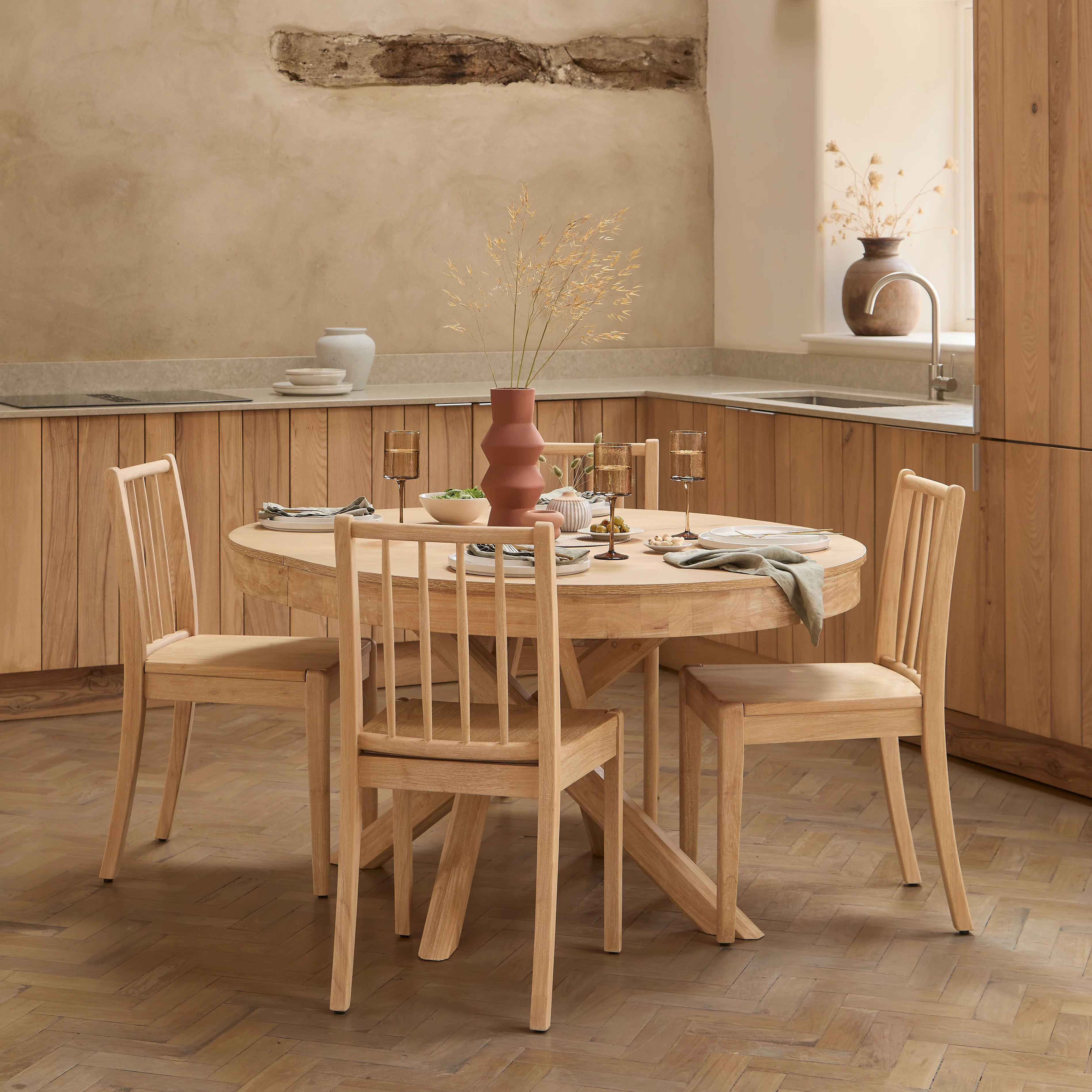 Amelia Extendable Whitewash Oval Dining Table Set - 4 Seater - Tilly Dining Chairs - Whitewash Oak Legs