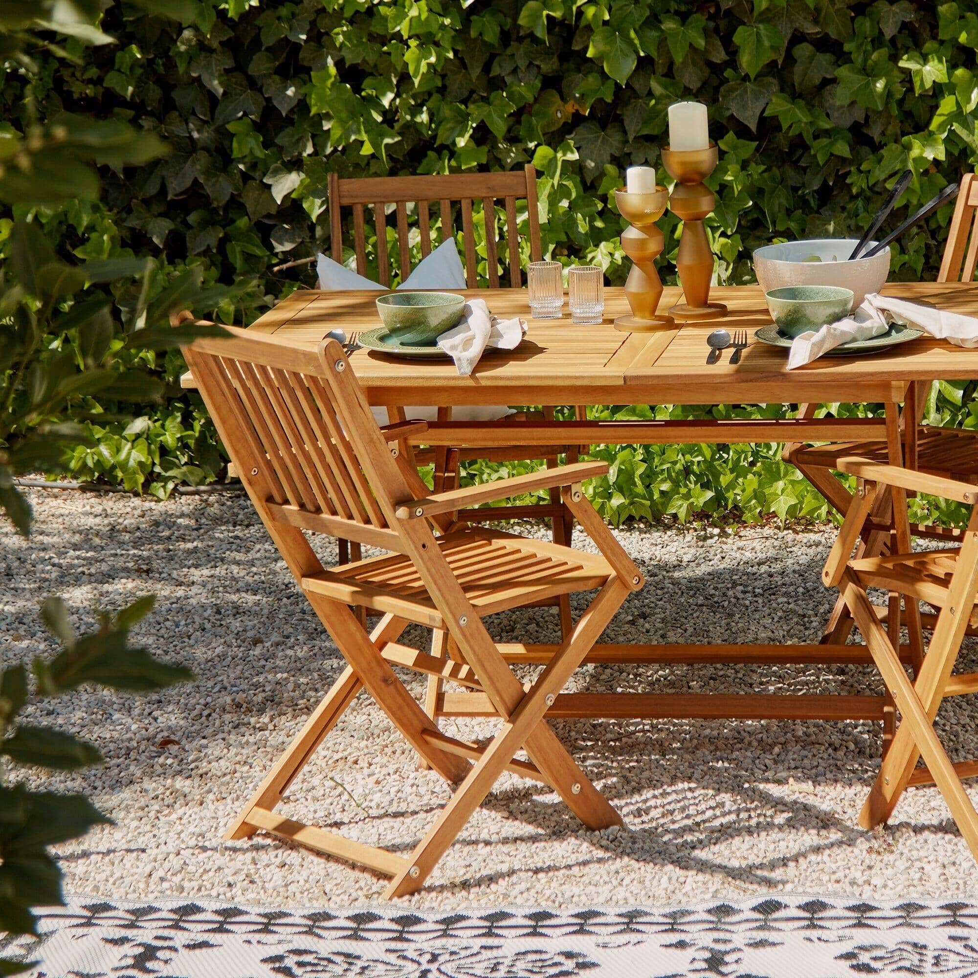 Ashby 4 Seater Wooden Rectangular Garden Armchair Dining Set with Cream Parasol - 120cm - Image 3