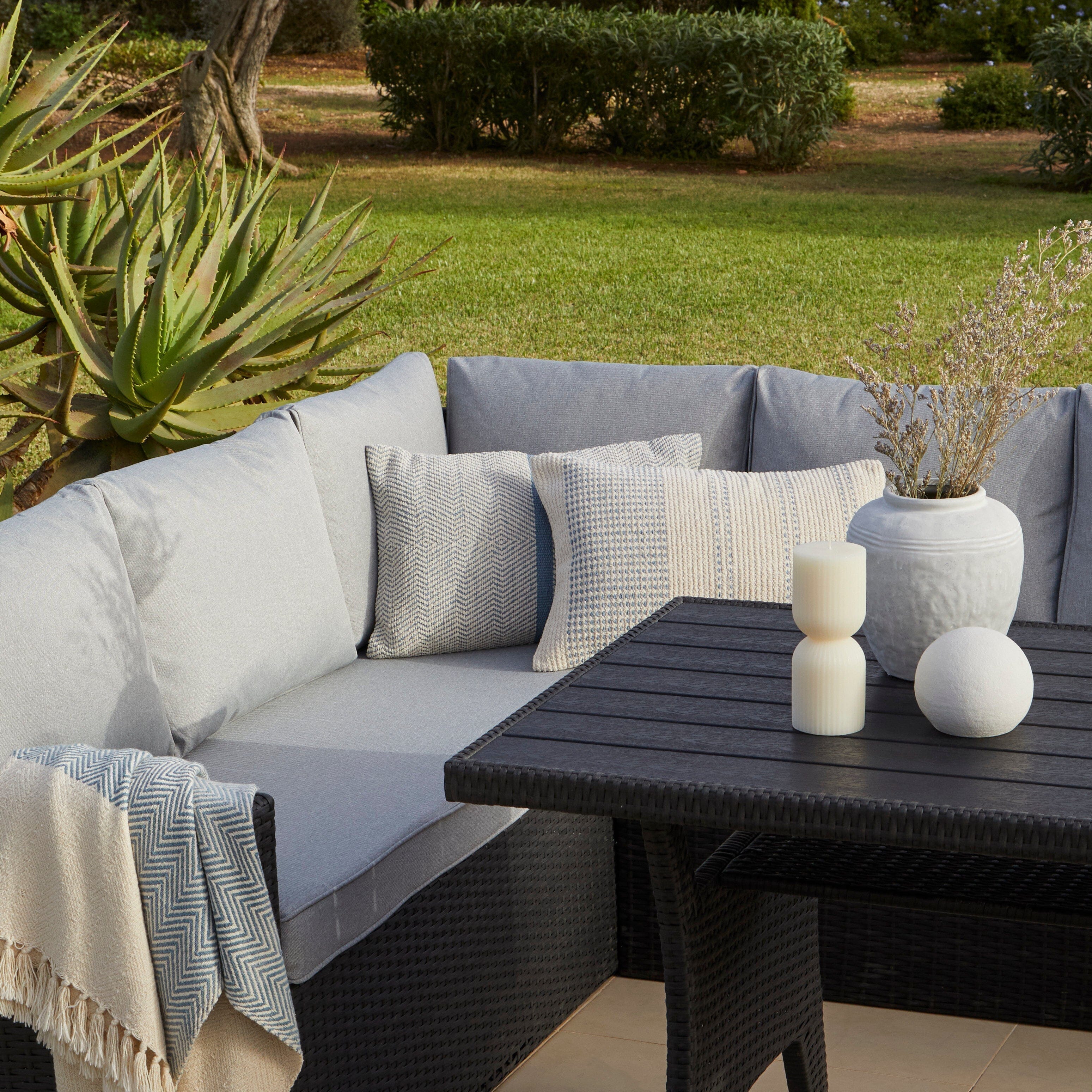 Aston 9 Seater Rattan Garden Corner Sofa Set with with Grey LED Premium Cantilever Parasol - Polywood Top - Black - Image 7
