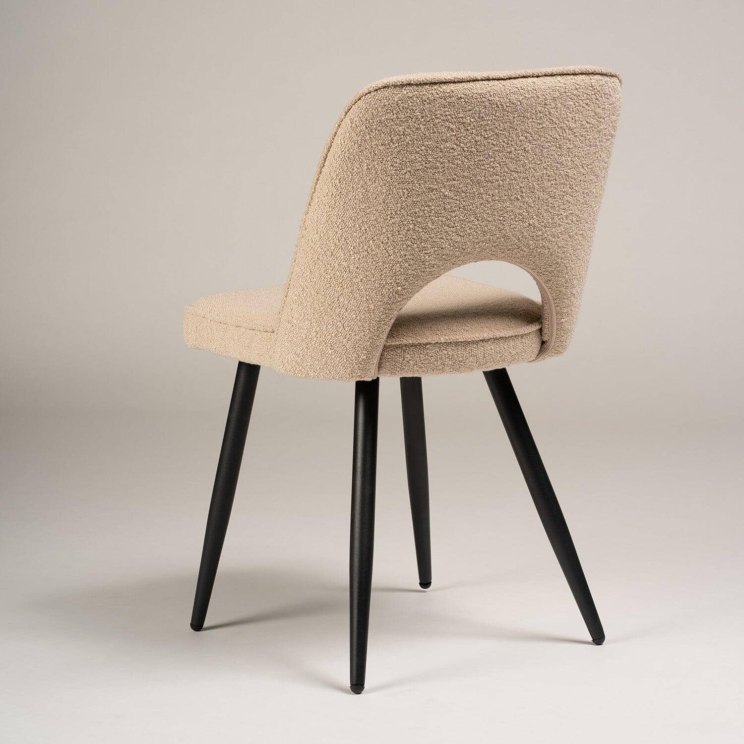 Atlas Chalked Mango Wood Dining Table Set - 6 Seater - Dolly Cream Boucle Dining Chairs - Black Legs - Image 6