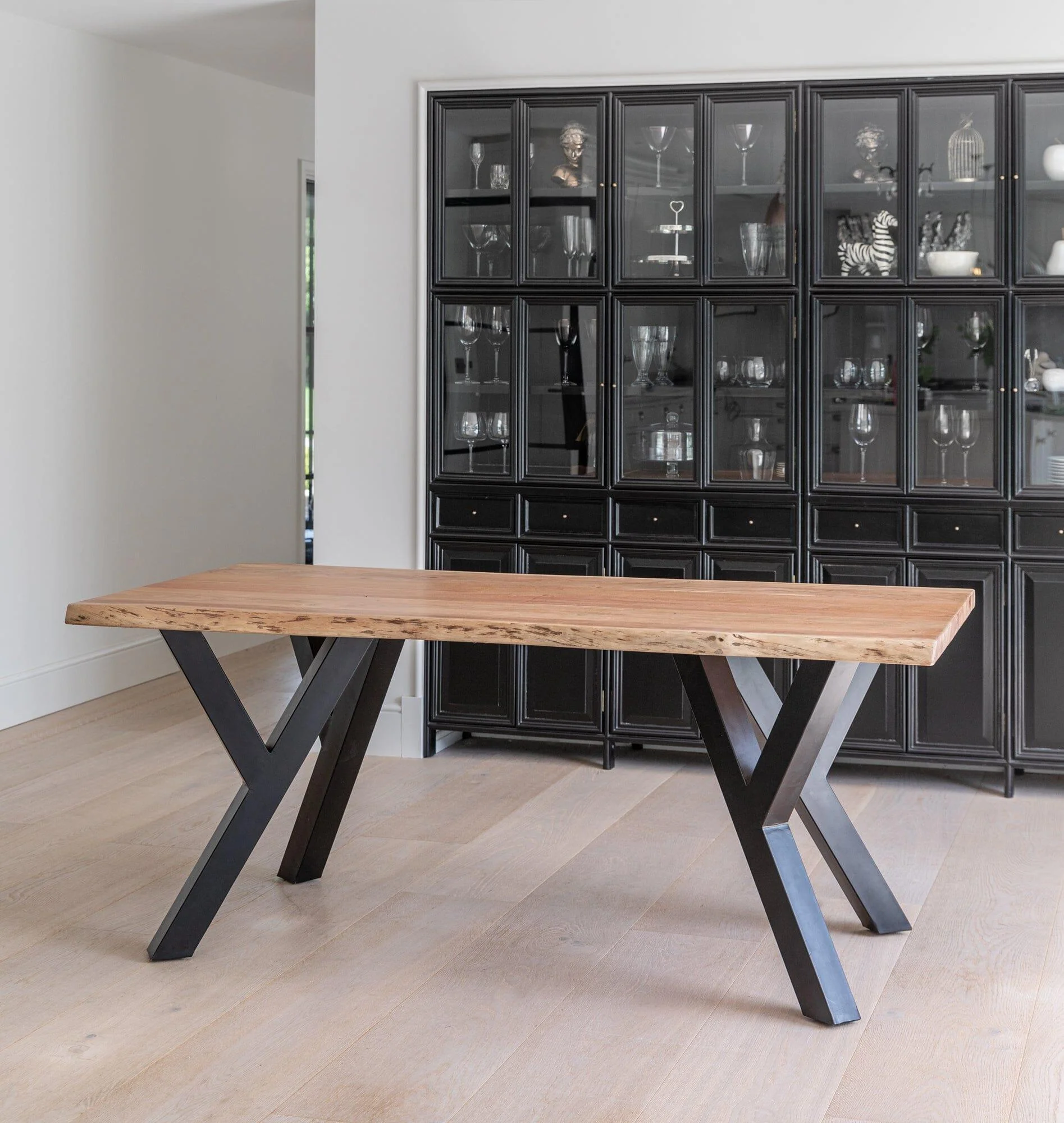 Bosco Acacia Wood Dining Table Set - 6 Seater - Bosco Dining Benches - Black Legs - Image 9