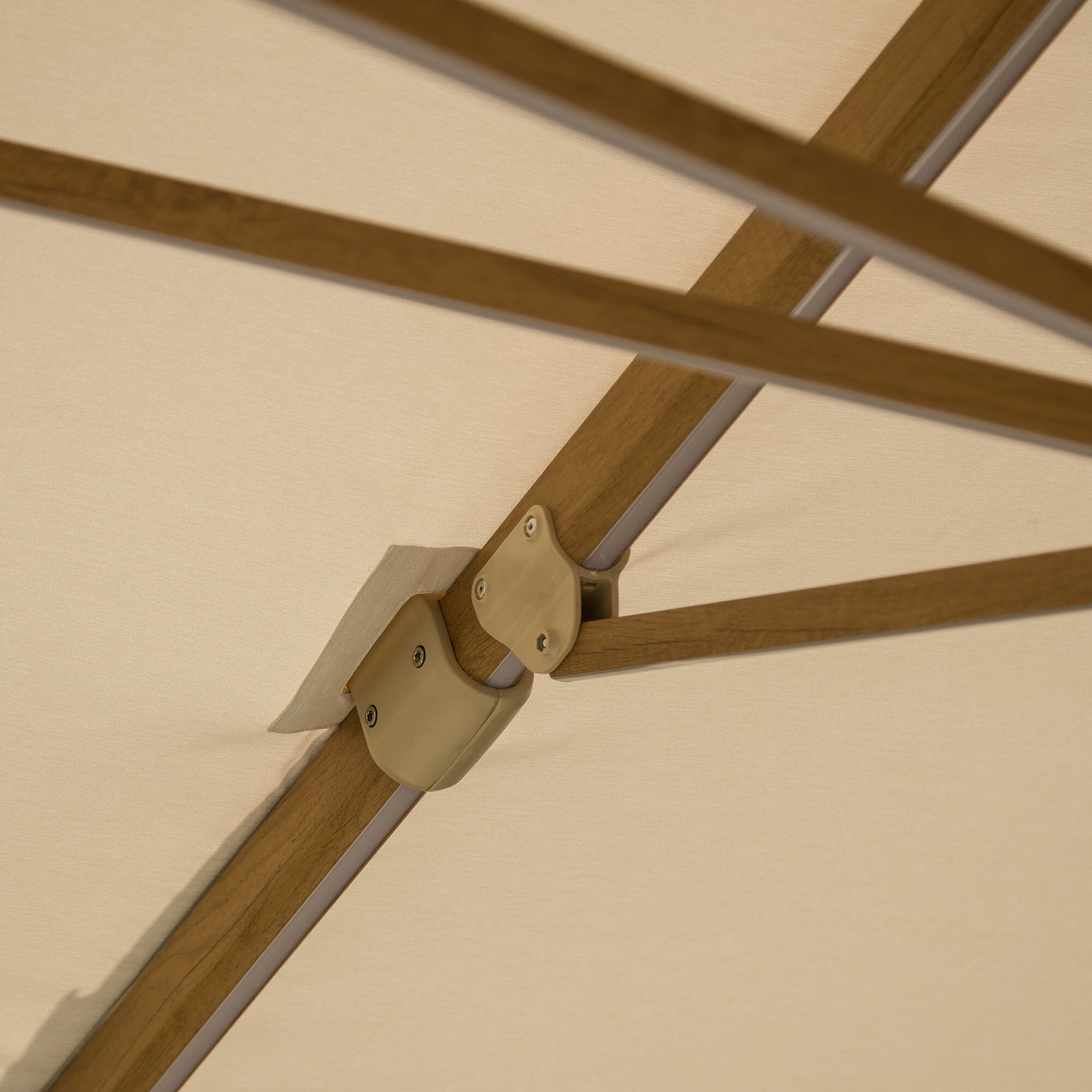 Emporio 3m Ivory LED Cantilever Parasol with 90kg Concrete Parasol Base - Wood Effect - Image 11