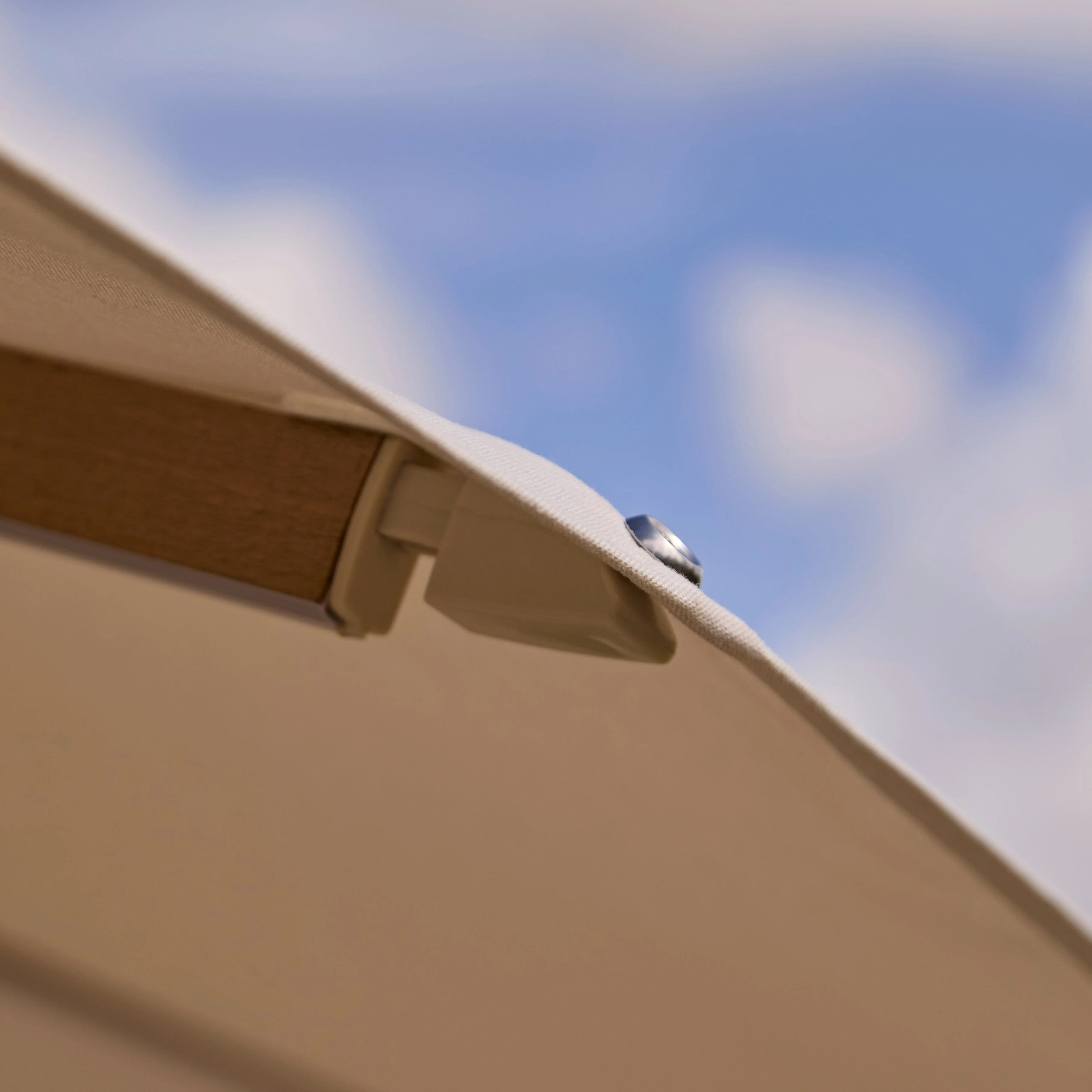 Emporio 3m Ivory LED Cantilever Parasol with 90kg Concrete Parasol Base - Wood Effect - Image 6