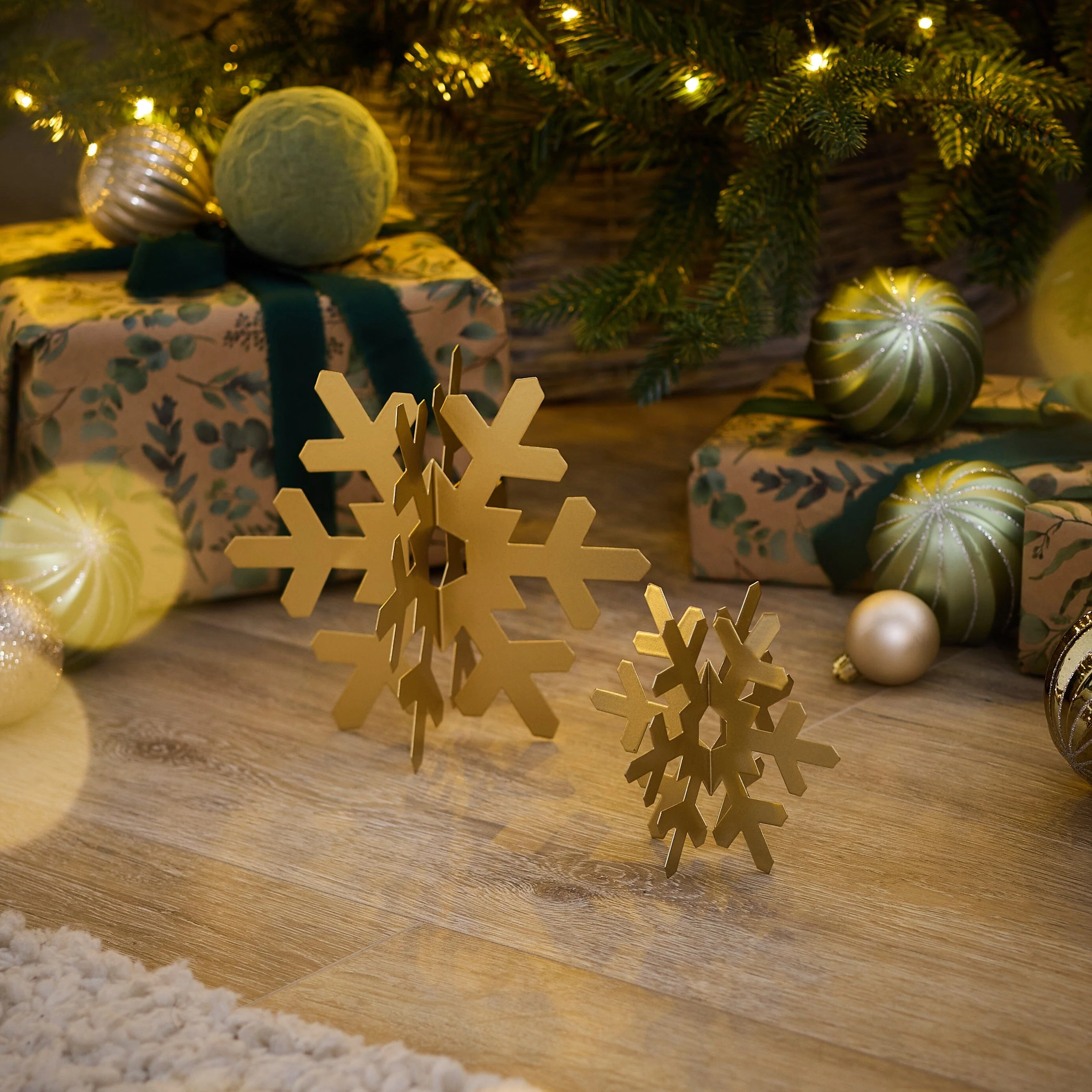 Falun 15cm Metal Snowflake Ornament - Gold - Image 4