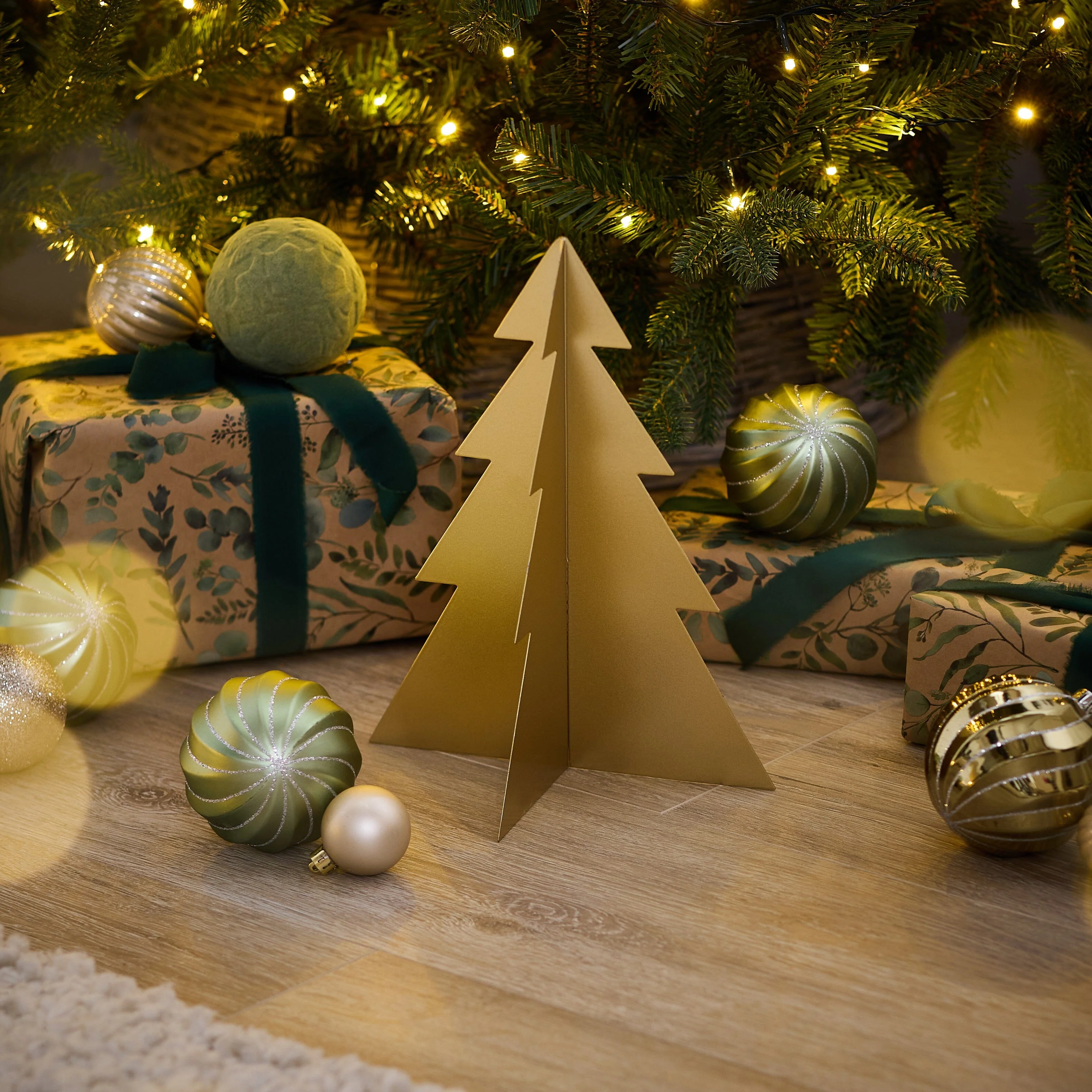 Falun 25cm Metal Tree Ornament - Gold