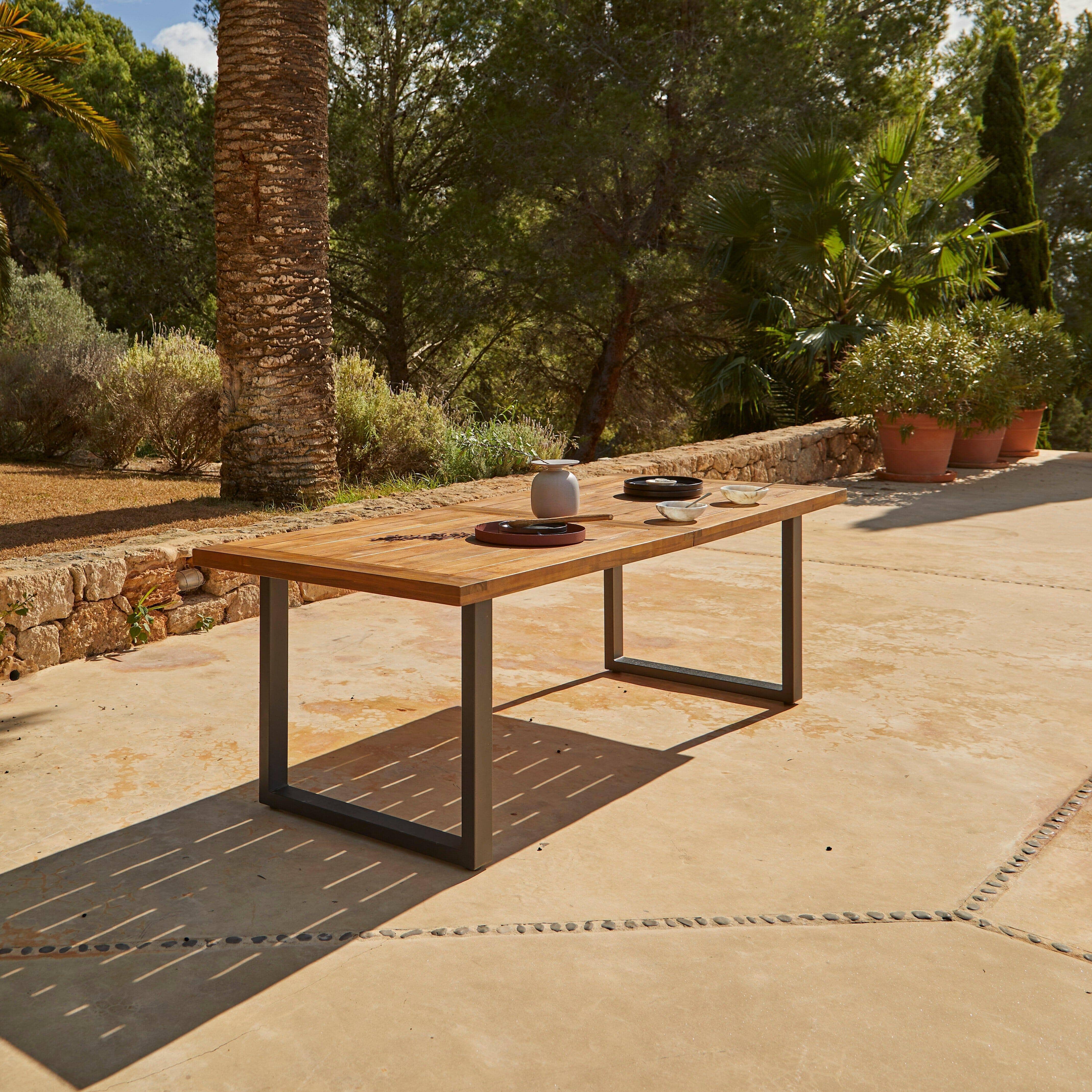Hali 8 Seater Wooden Outdoor Dining Set with Hali Natural Chairs & Grey Lean Over Parasol - 235cm - Image 3