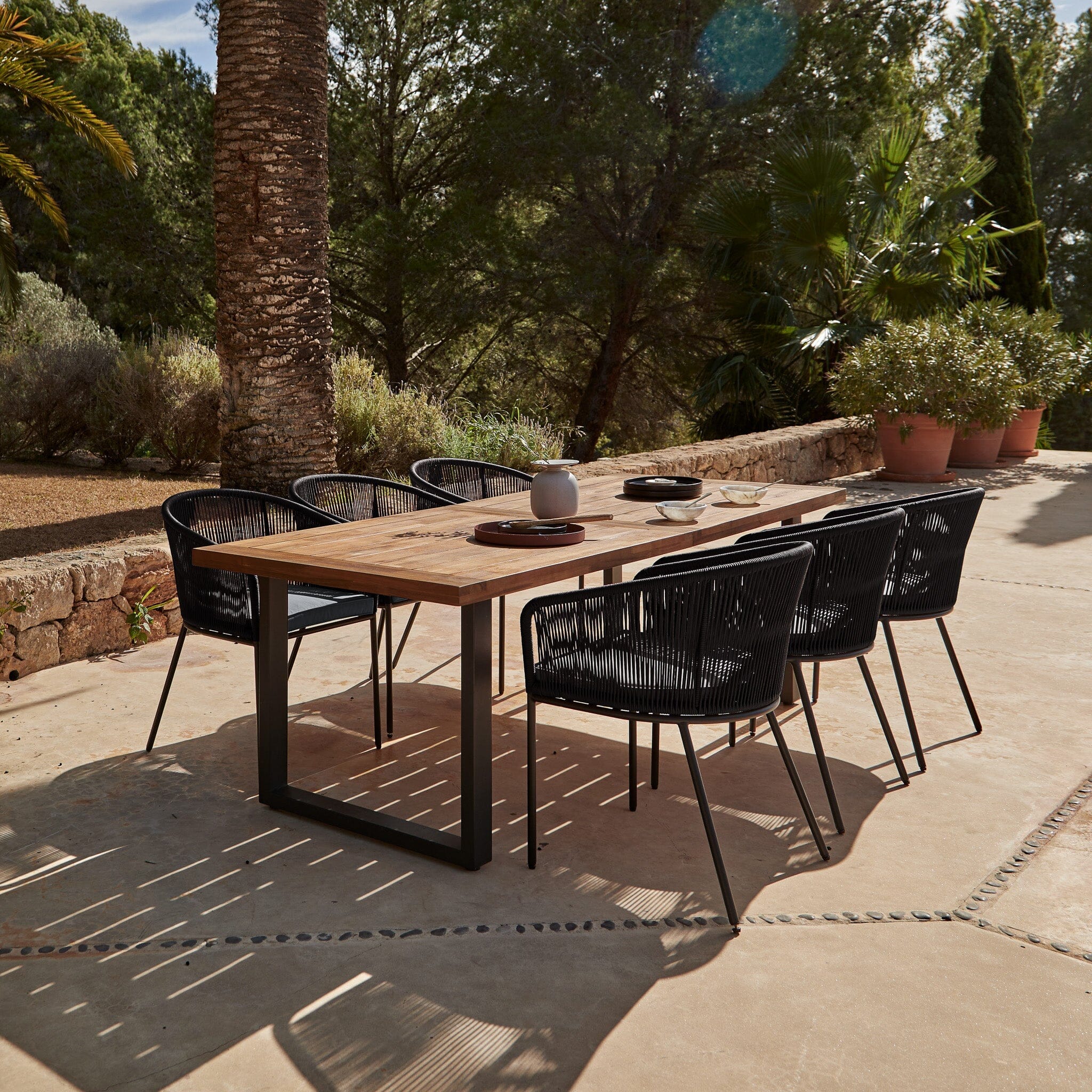 Hali 6 Seater Wooden Outdoor Dining Set with Hali Black Chairs & Grey LED Premium Cantilever Parasol - 235cm - Image 4