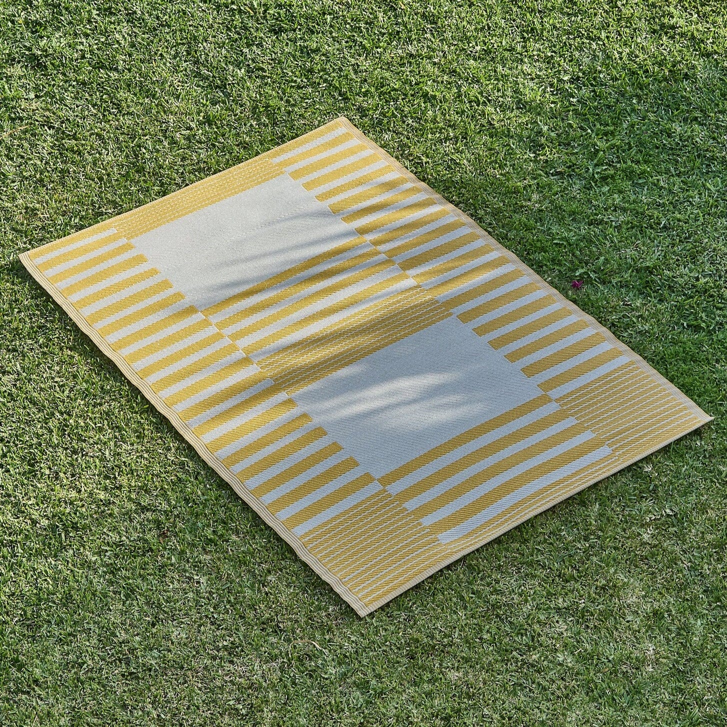 Hemsby 160 x 230cm Garden Rug - Yellow - Image 8
