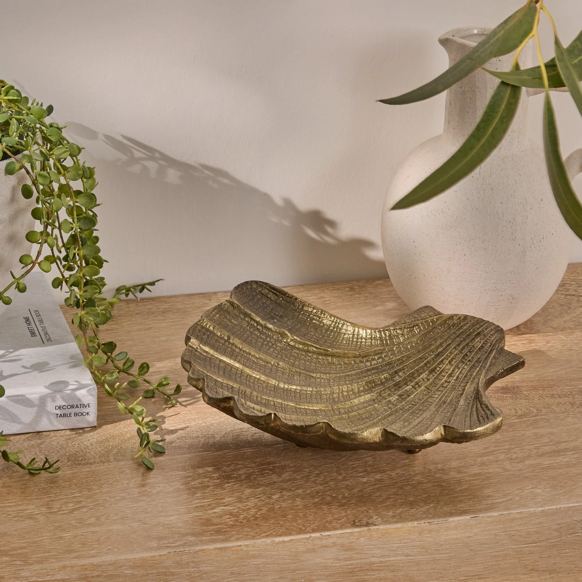 Herne 24cm Metal Shell Dish - Gold