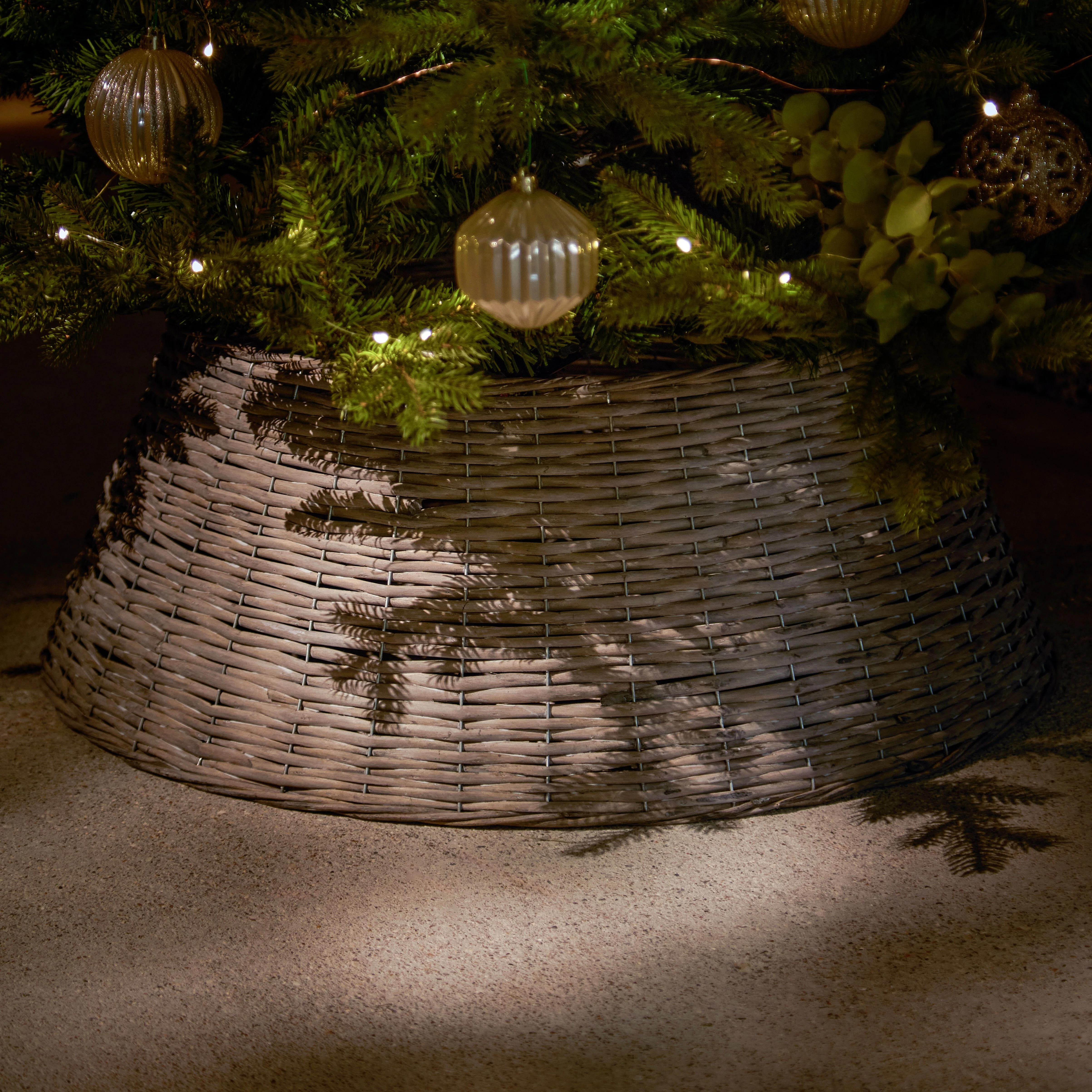 Norrland 70cm Tree Skirt - Grey Wash Rattan