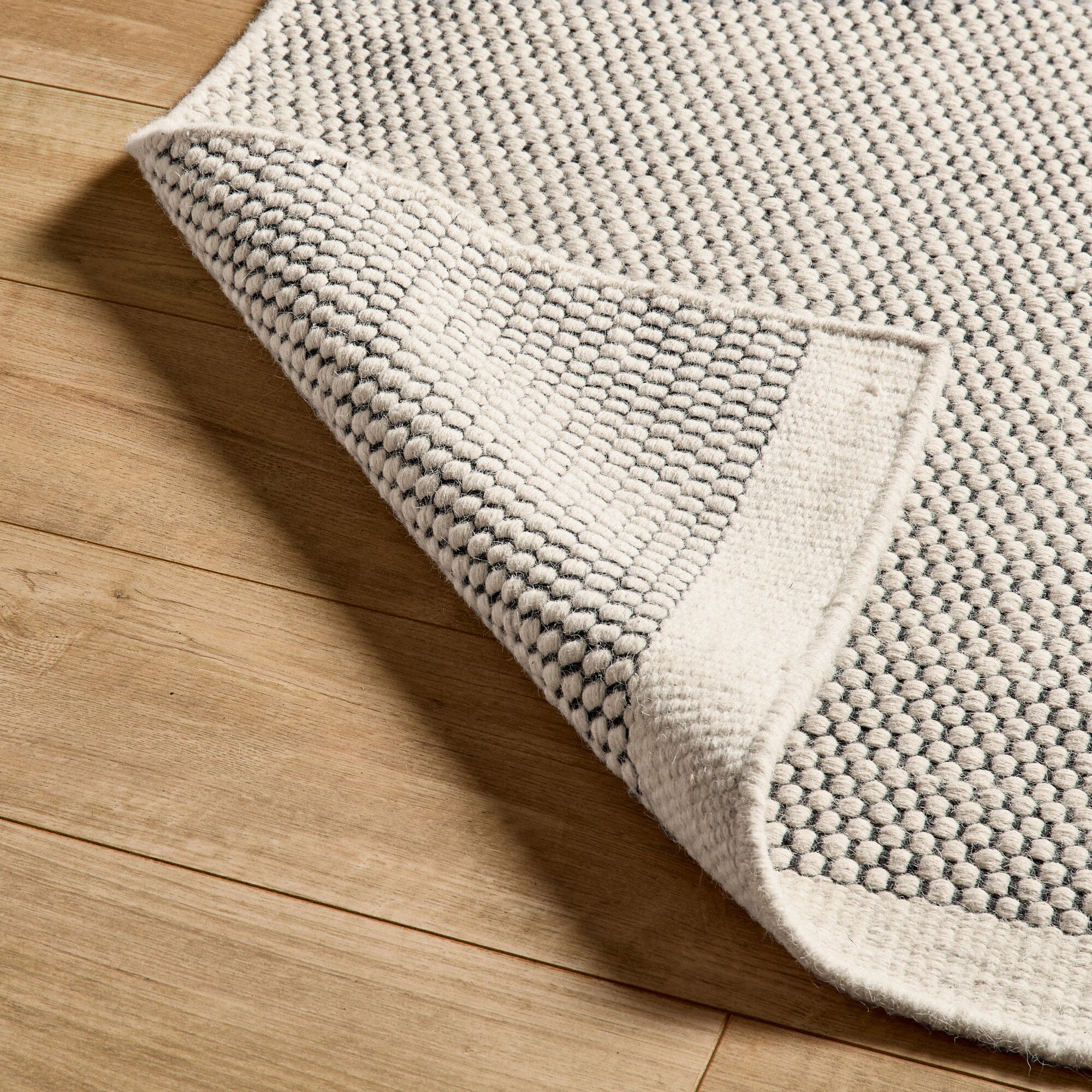 Outlet - Atcham Black/Natural Pebble Wool with Cotton Rug - 200 x 290cm - Image 3