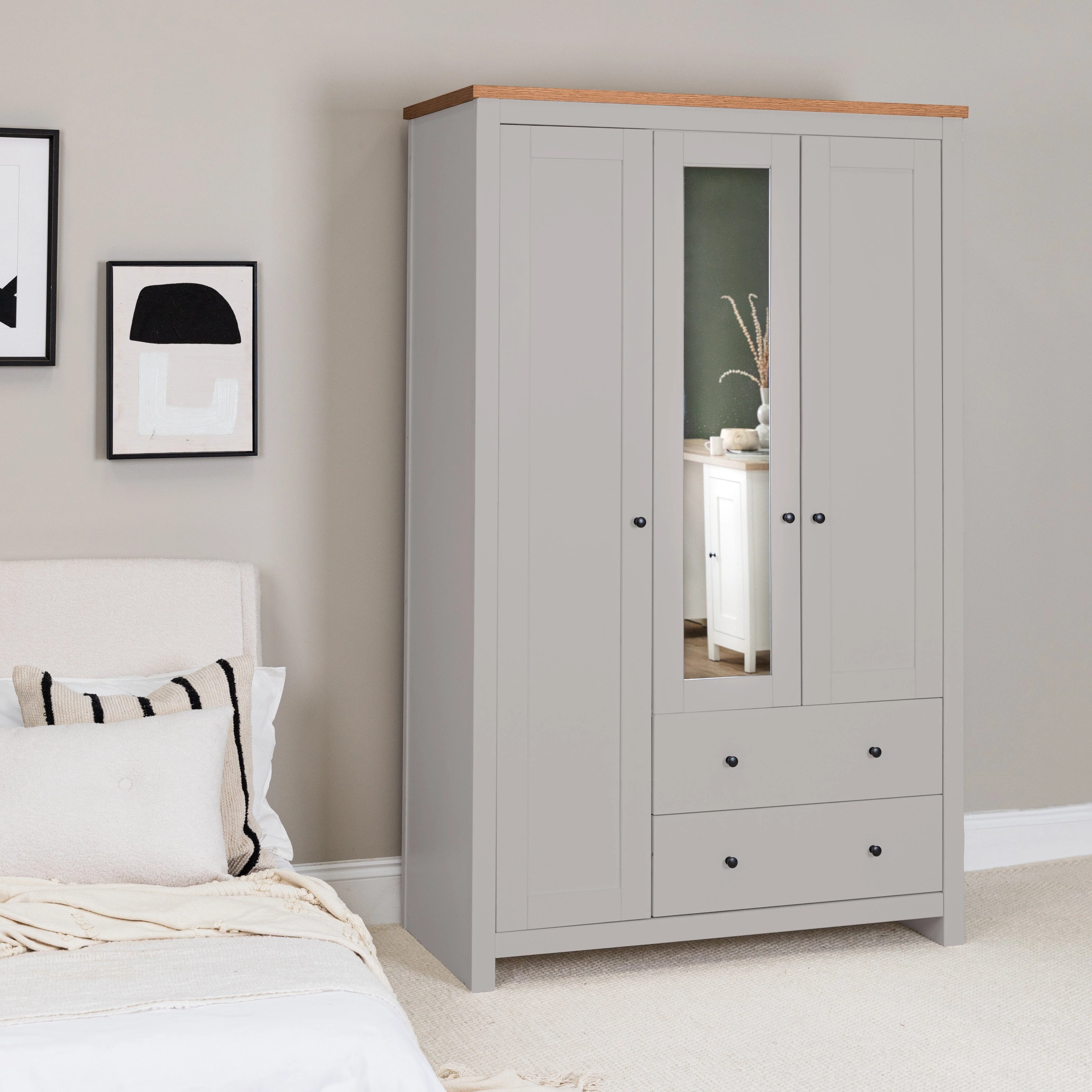Outlet - Bampton 3 Door Wardrobe with 2 Drawers - Stone Grey - Image 7