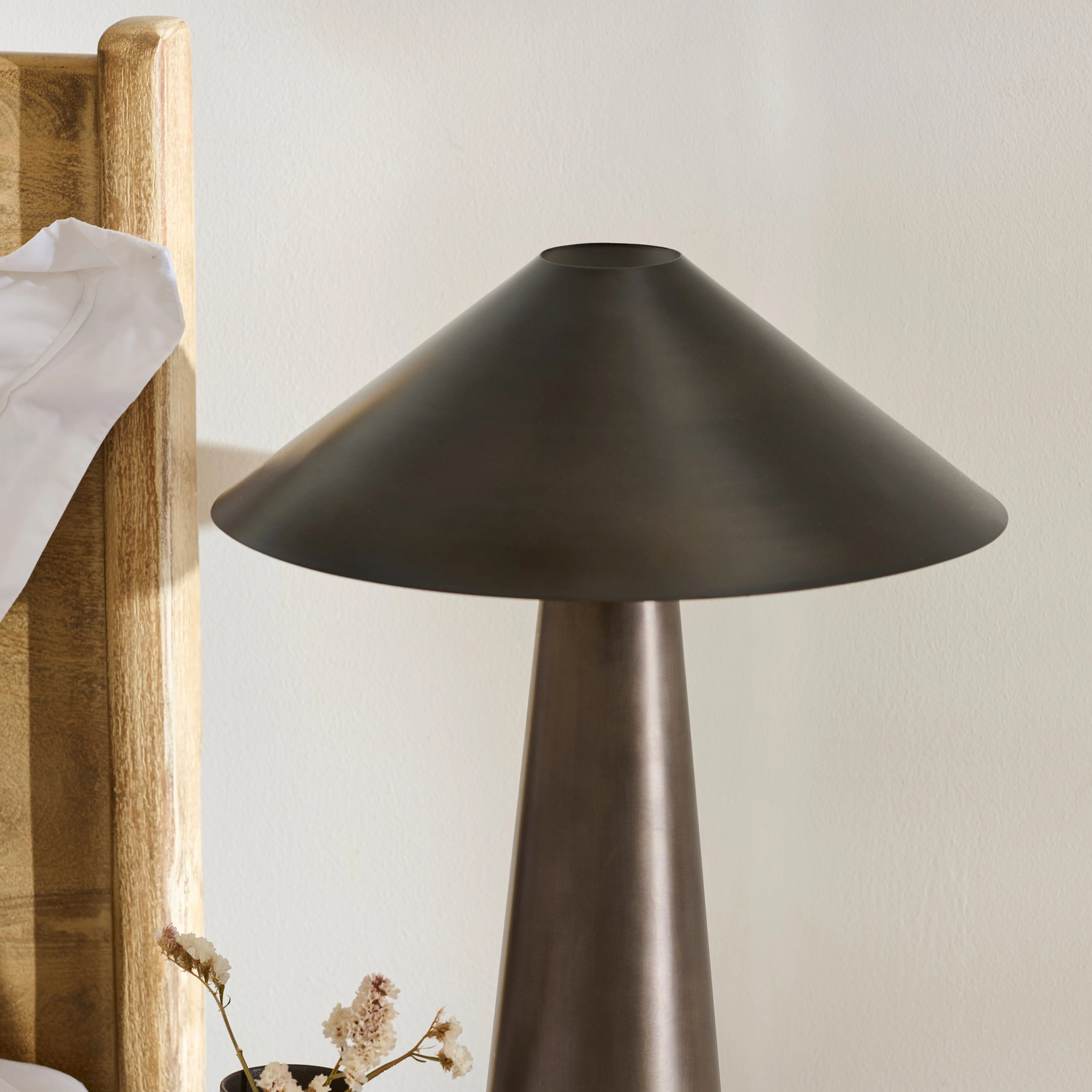 Outlet - Brockhill 51cm Metal Table Lamp - Bronze - Image 3