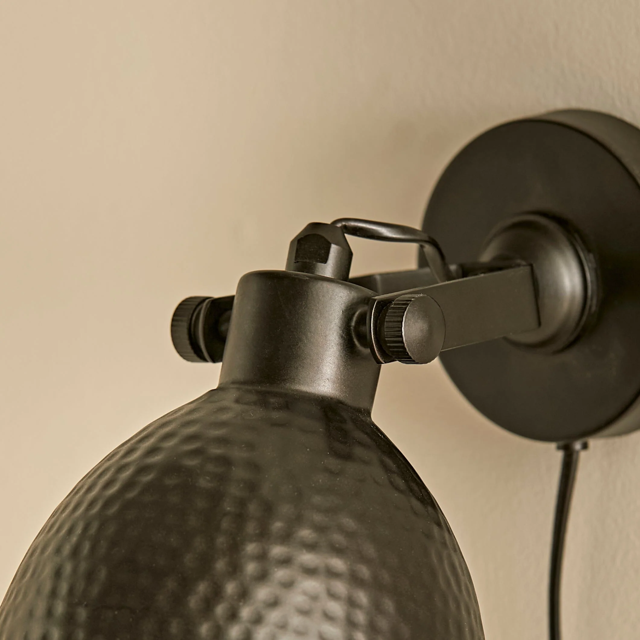 Hale Metal Plug in Wall Light - Black - Image 3