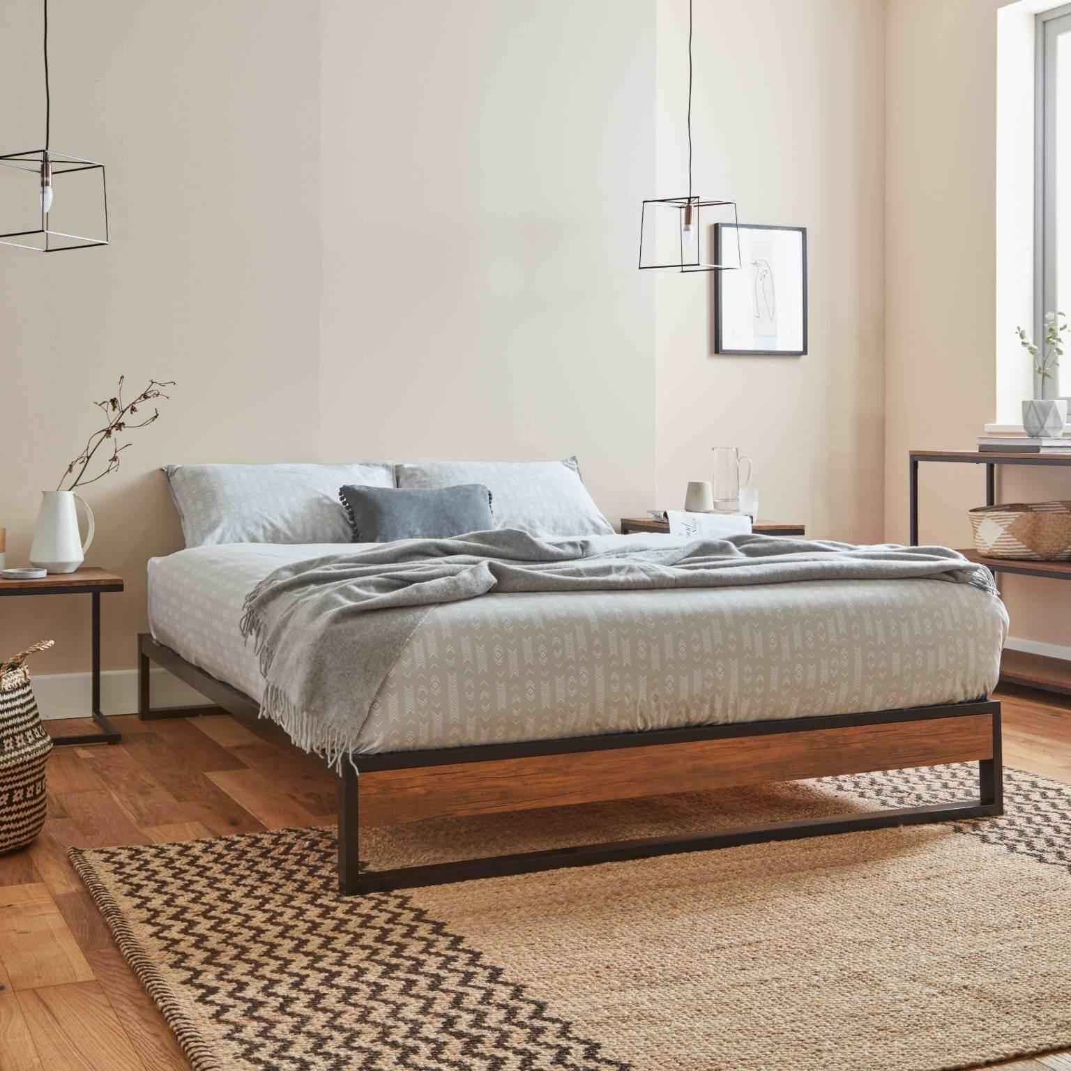 Outlet - Heeley Metal And Wood Bed King - Image 3
