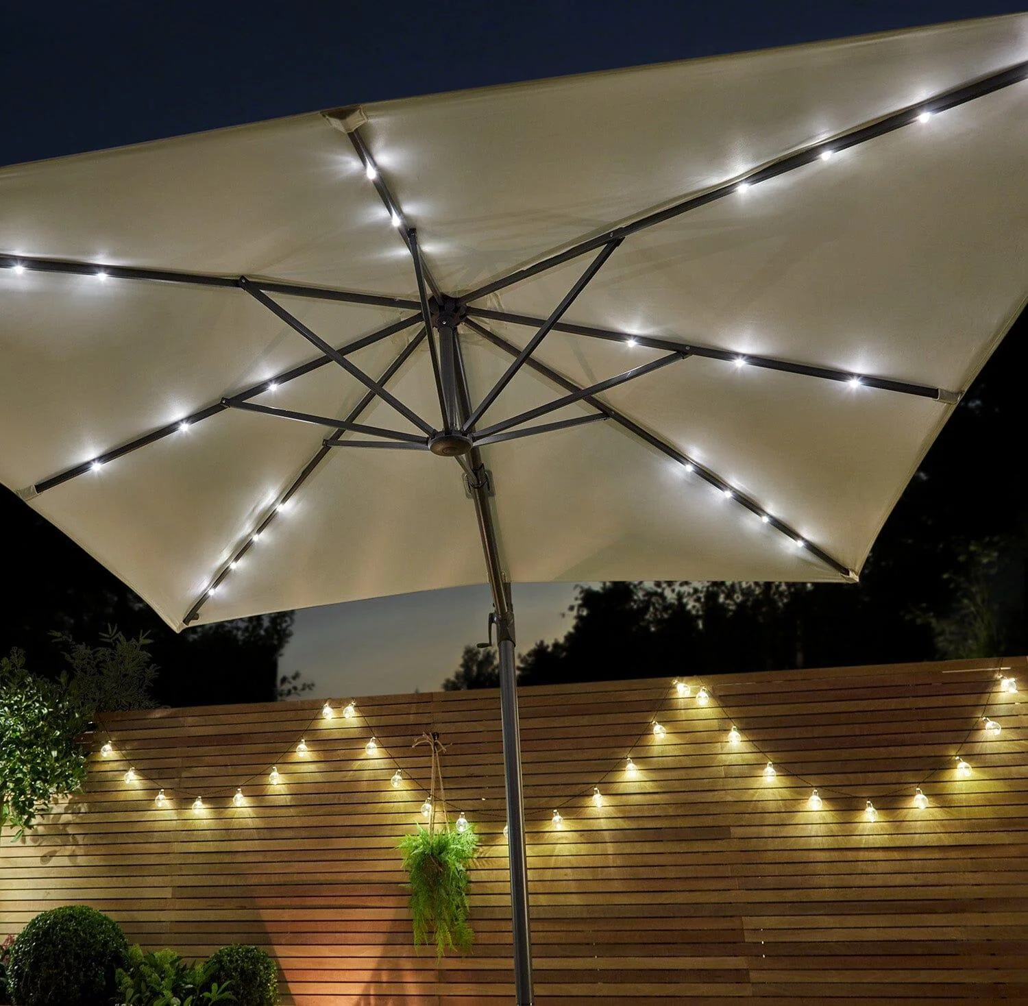 Outlet - Premium Cantilever 2.4M Square Parasol - Led Lights - Cream - Image 2