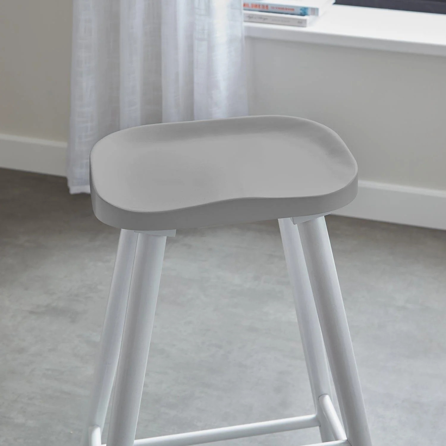 Outlet - Silvester bar stool - white frame with grey top - Image 5