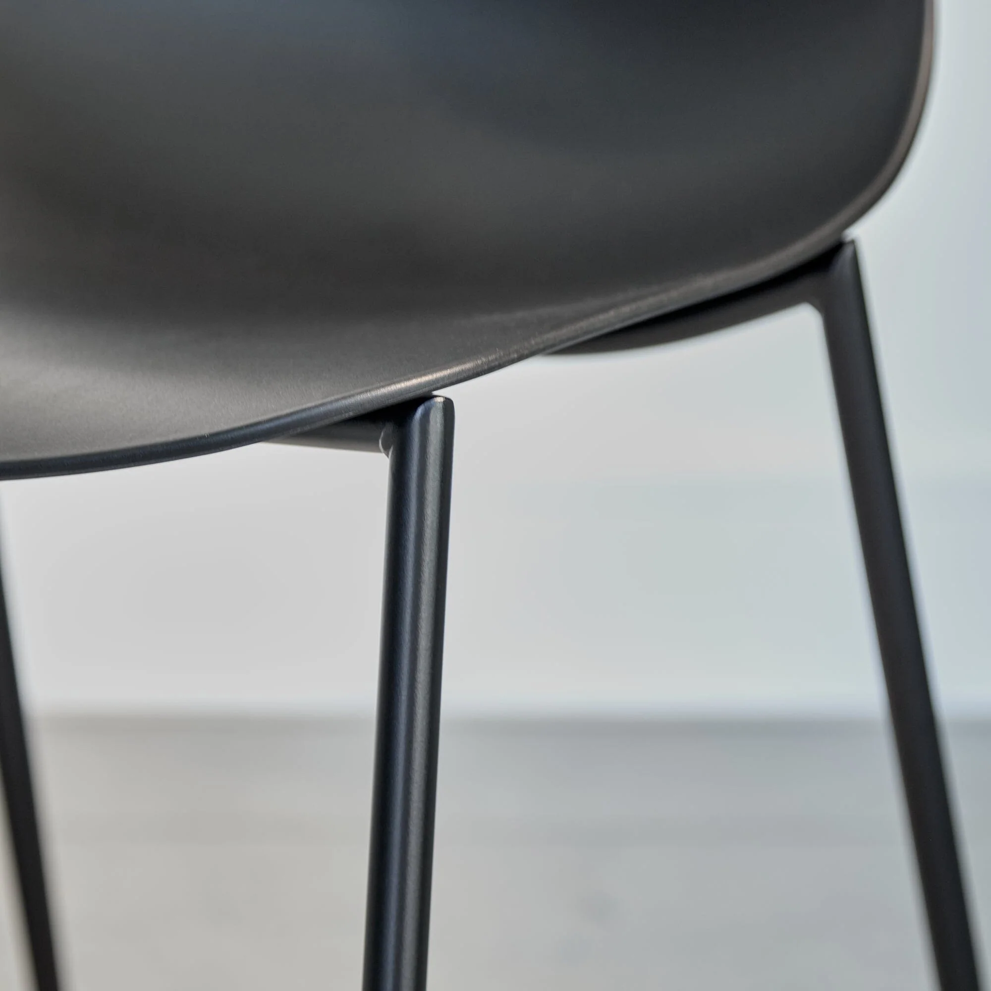 Paul Whitewash Extendable Dining Table Set - 6 Seater - Wren Black Dining Chairs - Image 7