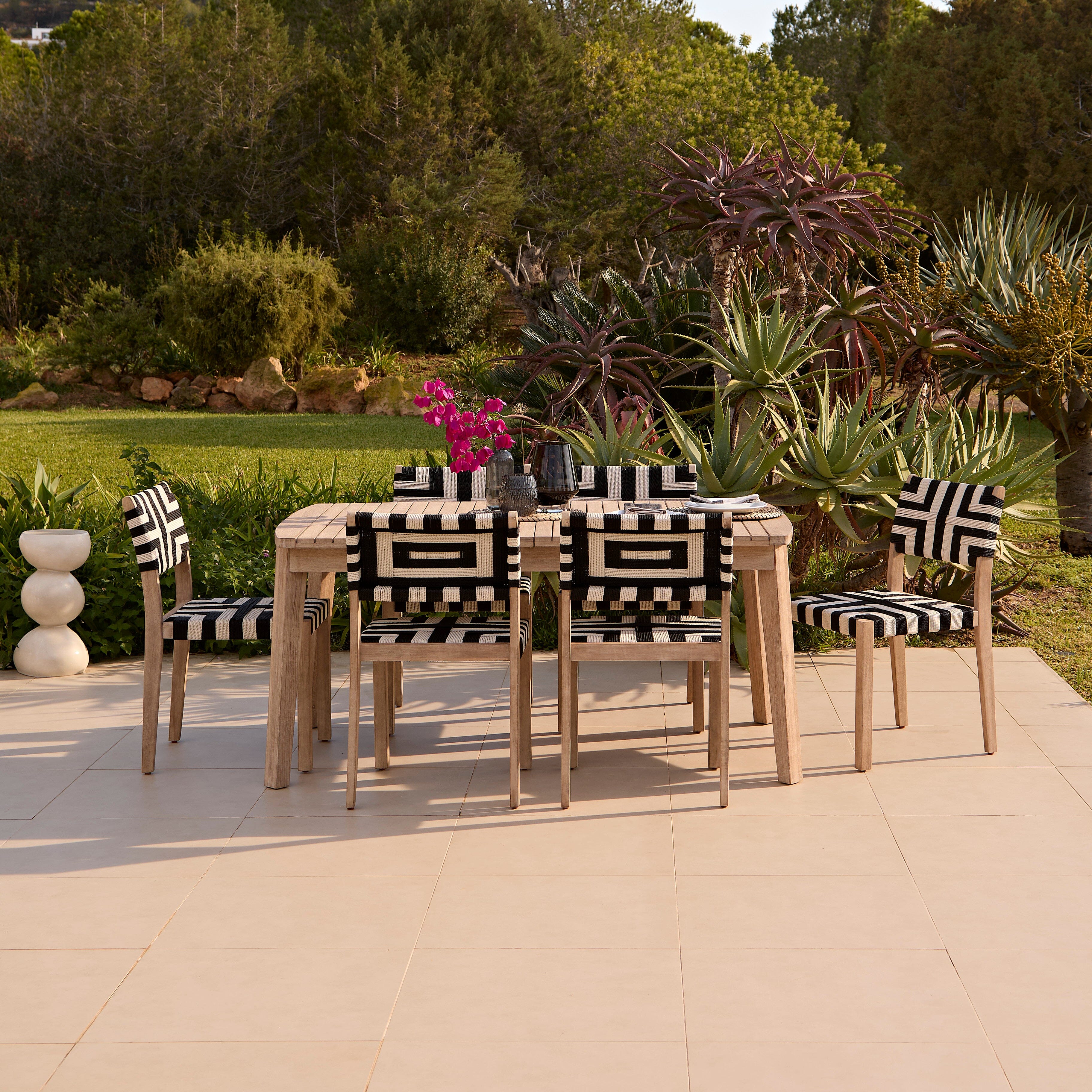 Saffron 6 Seater Extending Wooden Garden Dining Set with Saffron Black/Beige Chairs - Image 5