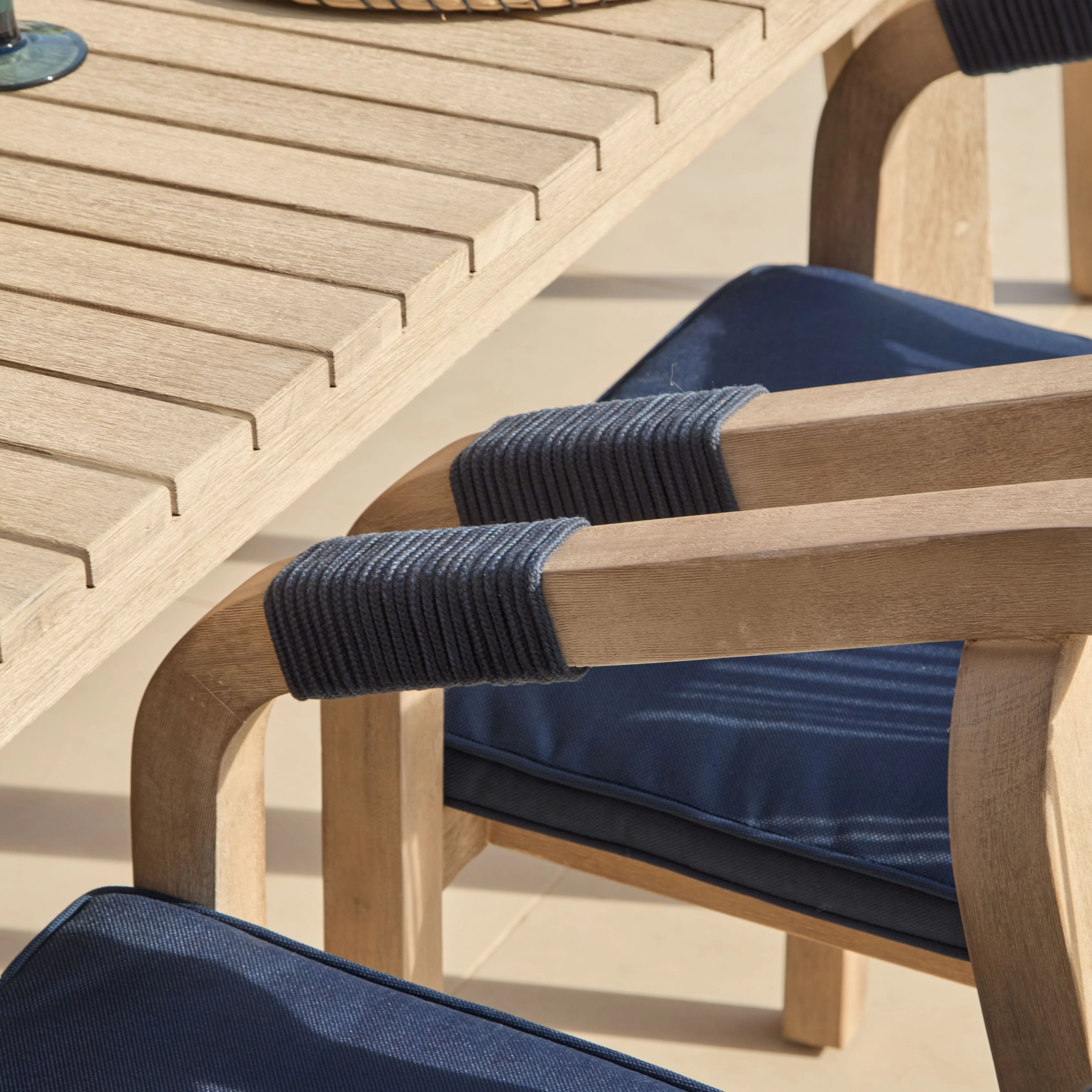Saffron 6 Seater Extending Wooden Garden Dining Set with Shiro Navy Rope Chairs - Image 7