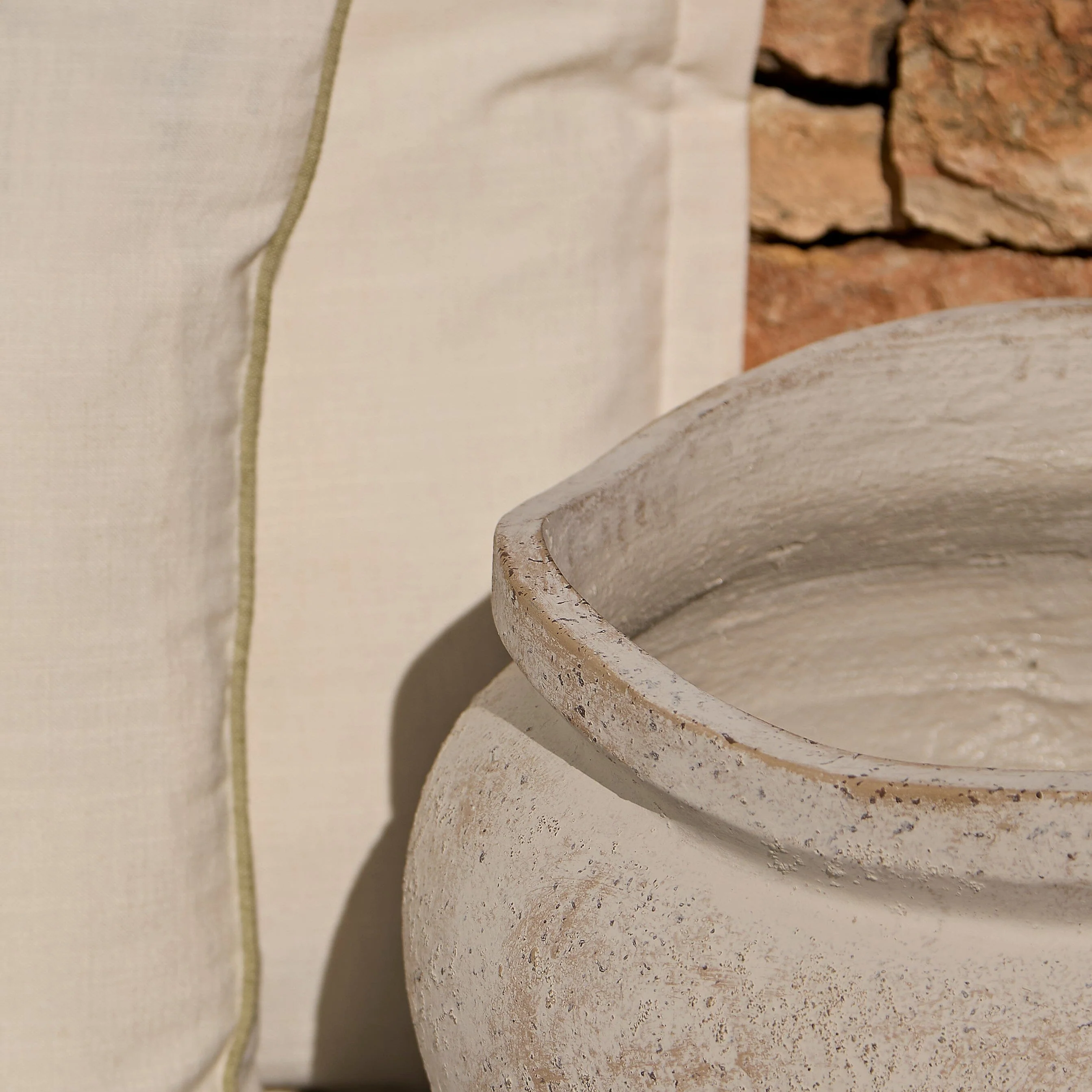 Tomar Fiber Cement 29.5cm Wide Garden Planter - Rustic White - Image 3