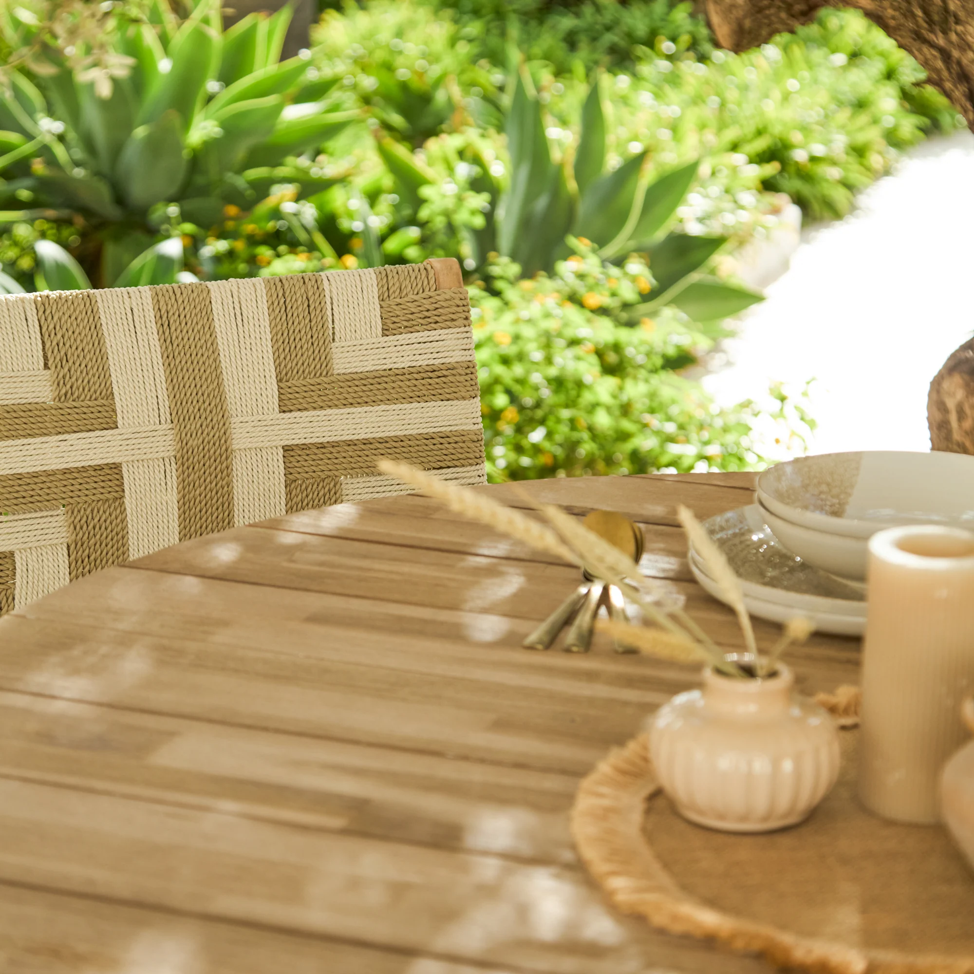 Willow 4 Seater Wooden Brushed Light Acacia Round Garden Dining Set with Saffron Natural and Beige Chairs - Image 7