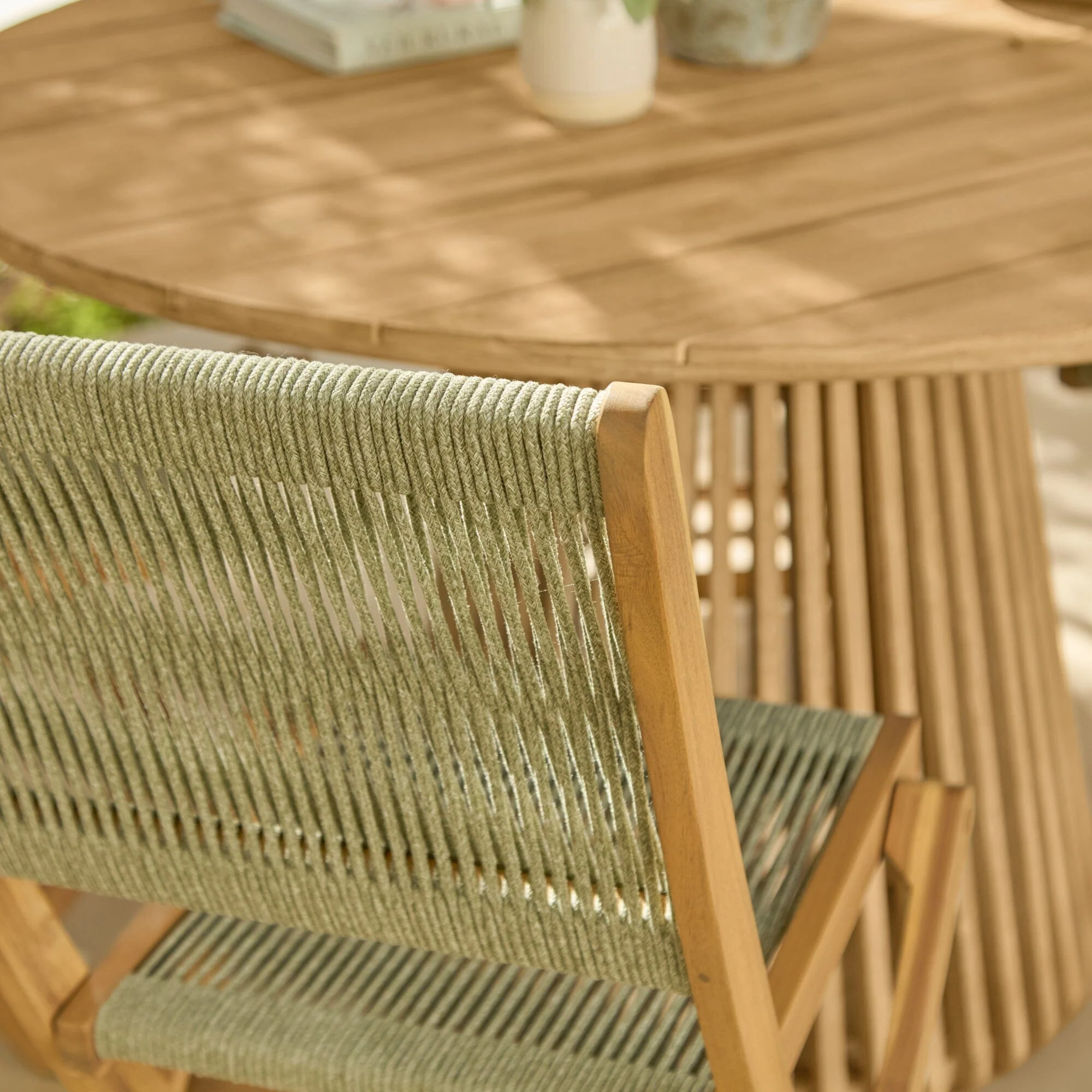 Willow 4 Seater White Acacia Round Garden Dining Set with Cove Green Rope Chairs - Image 2