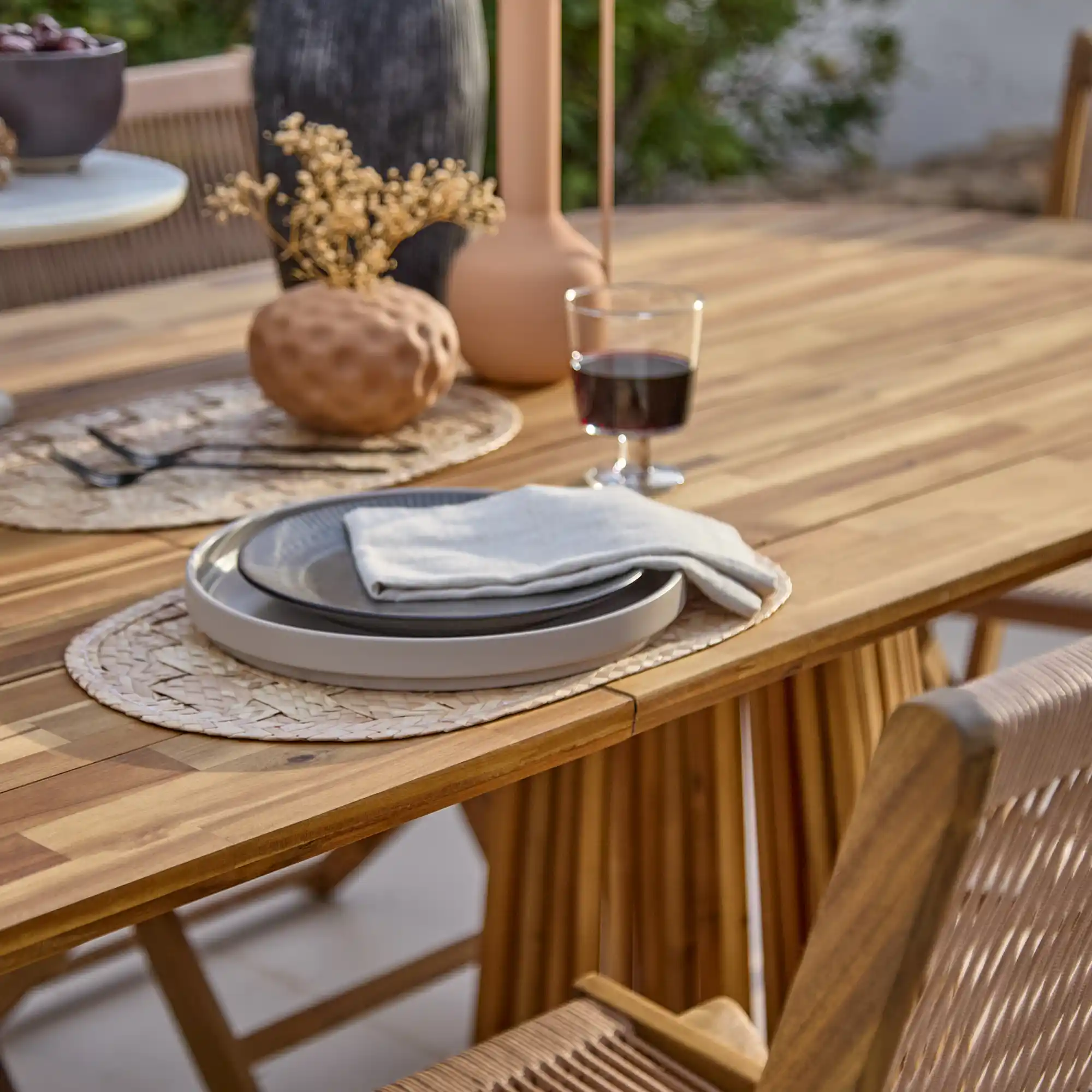 Willow 6 Seater Wooden Garden Dining Set with 6 Cove Rope Chairs - Image 6