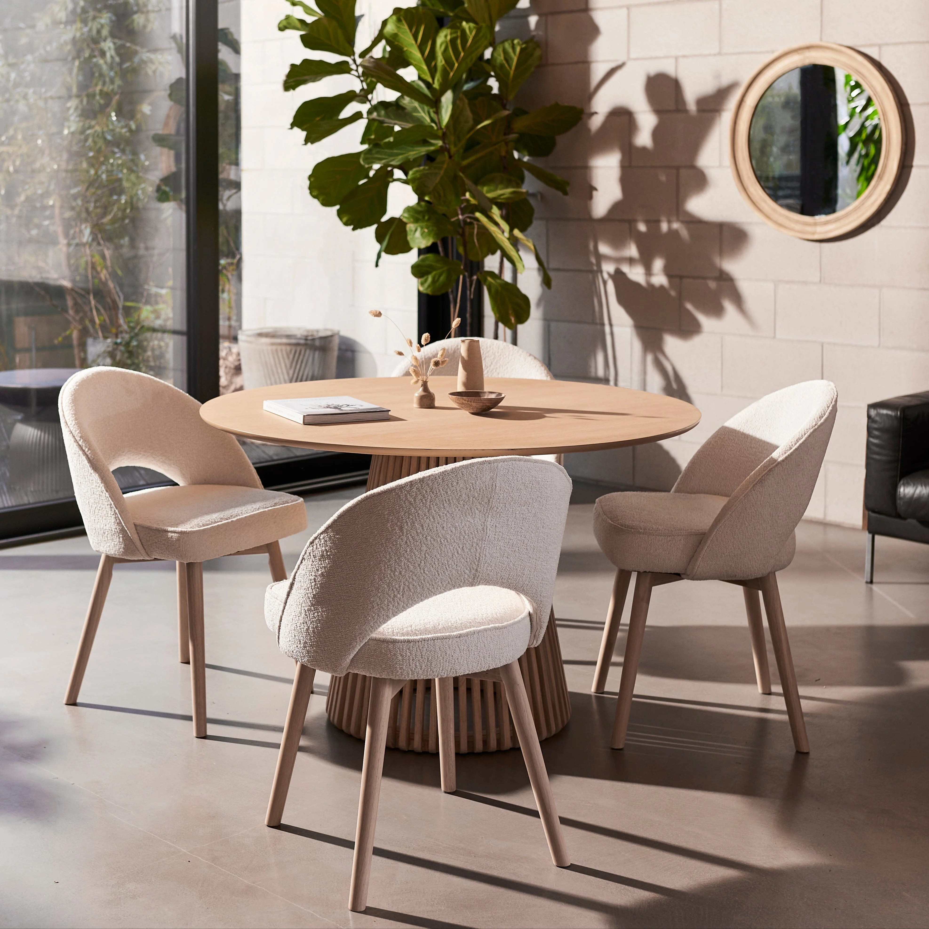 Willow Whitewash Round 4 Seater with Marilyn Boucle Dining Chairs with Whitewash Legs